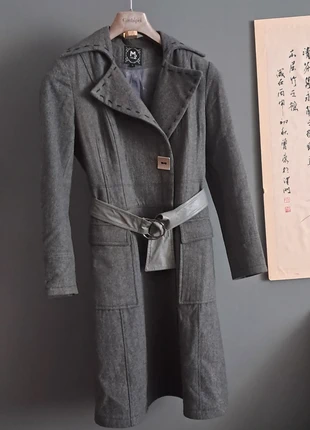 Cappottino grigio con cintura. Elegante e senza tempo, brand: M2, condizioni: Ottime, taglia: M / IT 42 / EU 38, €30.00, €32.20 include la Protezione acquisti