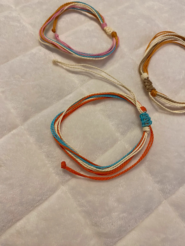 New bundle of 3 string bracelets 3