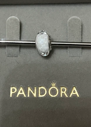 Pandora Charm “Murrina Scintillante Bianca” in Vetro di Murano e Argento Sterling 925, marke: Pandora, zustand: Sehr gut, 14,63 €, 16,06 € inklusive Vinted-Käuferschutz