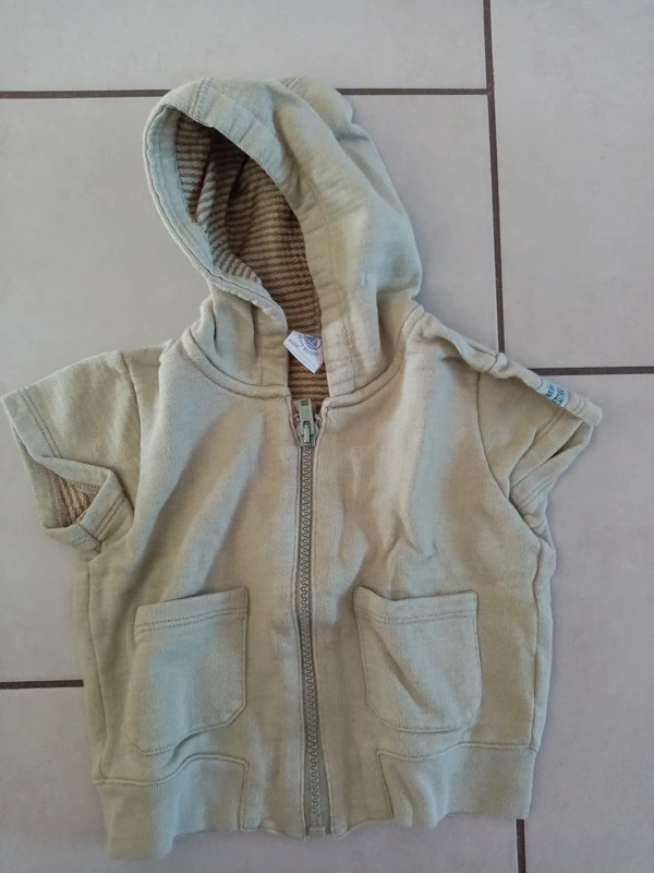 Veste sans manches à capuche