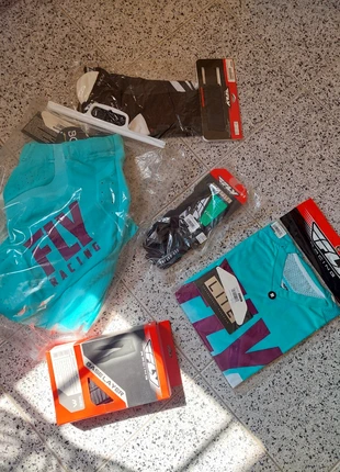 Motocross/enduro Fly Racing NOVO Calças, Camisola, Luvas Grátis!, merk: FLY Racing, staat: Nieuw met prijskaartje, maat: M, € 80,00, € 84,70 inclusief Kopersbescherming