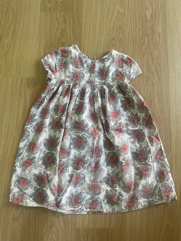 Robe a fleurs Monoprix taille 8 ans 4