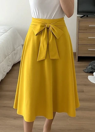 Jupe évasée jaune soleil à nœud taille haute, marque: Maison Liora, état: Très bon état, taille: S / 36 / 8, 20,00 €, 21,70 € Protection acheteurs (Pro) incluse