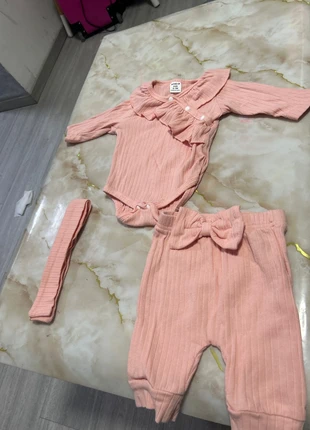 Ensembles, état: Très bon état, taille: 1-3 mois / 56 cm, 3,00 €, 3,85 € Protection acheteurs incluse