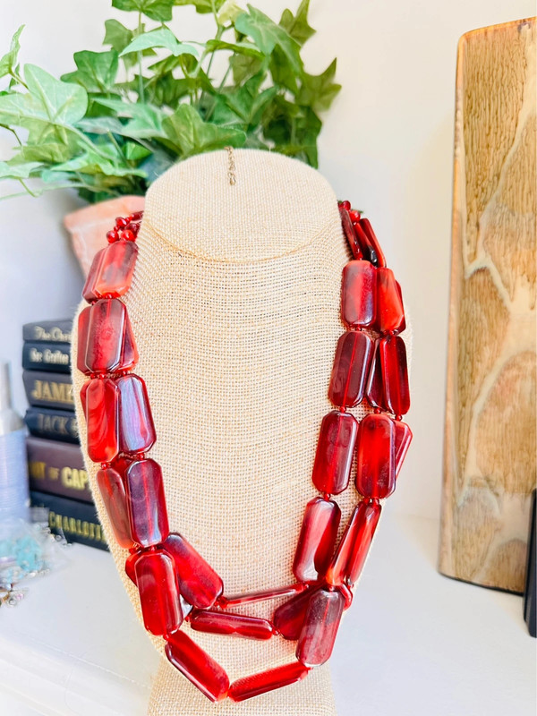 Amber colored necklace 1