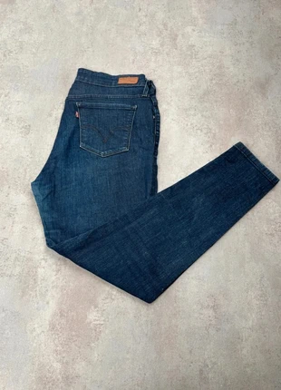 Jean Levi’s legging Femme Blue vintage – Taille 42 (W31 L30), marque: Levi's, état: Très bon état, taille: XL / 42 / 14, 27,00 €, 29,05 € Protection acheteurs incluse