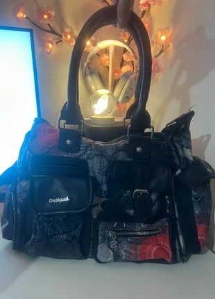 Sac Desigual original gothique, marque: Desigual, état: Bon état, 18,00 €, 19,60 € Protection acheteurs incluse