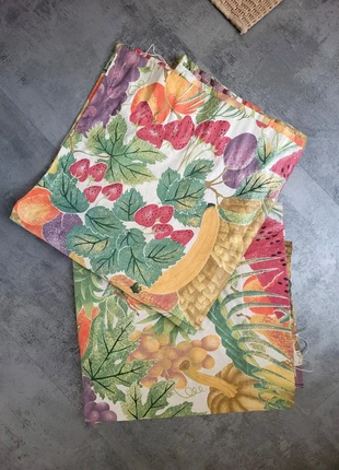 Tissu vintage motifs fruits années 80, staat: Goed, € 15,00, € 16,45 inclusief Kopersbescherming