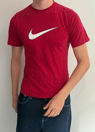 T-shirt Nike vintage rouge Big logo taille/S | Tee Nike vintage, marque: Nike, état: Très bon état, taille: S, 20,00 €, 21,70 € Protection acheteurs incluse