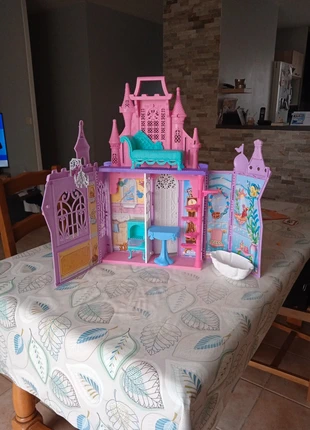 Maison Château malette Princesse Disney, marque: Hasbro, état: Bon état, taille: 4 ans / 104 cm, 10,00 €, 11,20 € Protection acheteurs incluse