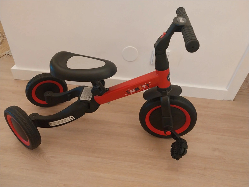 Bicicleta de equilíbrio e triciclo 2 em 1 Chipolino Smarty 1