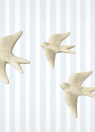 Lote 3 andorinhas, tom branco, tamanhos diferentes, para pendurar na parede, marca: Ceramic, estado: Novo sem etiquetas, €15.90, €17.40 inclui Proteção do Comprador