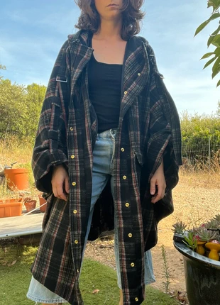 Magnifique cape en drap de laine motif  tartan vintage.marque Charlie Joe, merk: Charlie Joe, staat: Heel goed, maat: Universele maat, € 70,00, € 74,20 inclusief Kopersbescherming