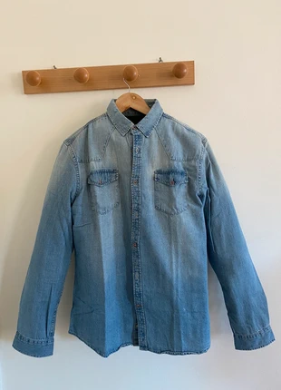 Camicia di jeans Calliope 100% cotone taglia M, merk: Calliope, staat: Heel goed, maat: M, € 5,00, € 5,95 inclusief Kopersbescherming