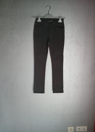 Pantalon gris 10 ans orchestra en très bon état, merk: Orchestra, staat: Heel goed, maat: 10 jaar / 140 cm, € 3,00, € 3,85 inclusief Kopersbescherming