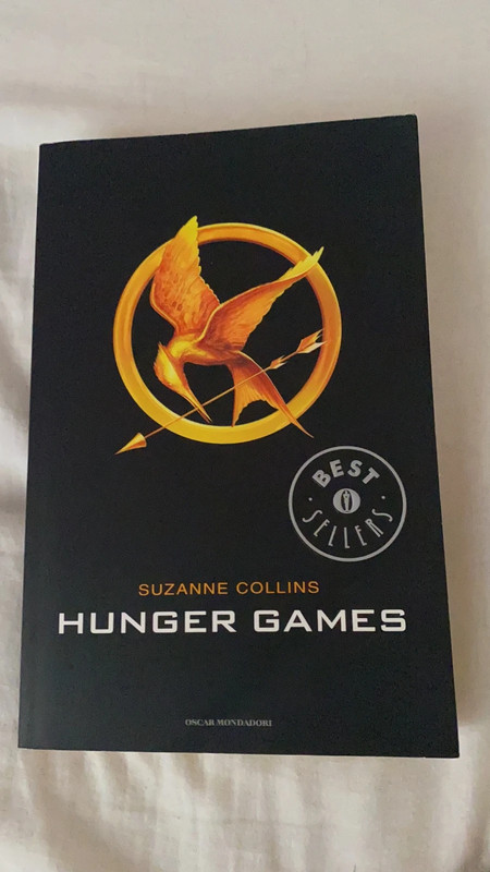  Hunger Games - Italian edition of Hunger Games volume 1:  9788804632238: Suzanne Collins, Mondadori: Books