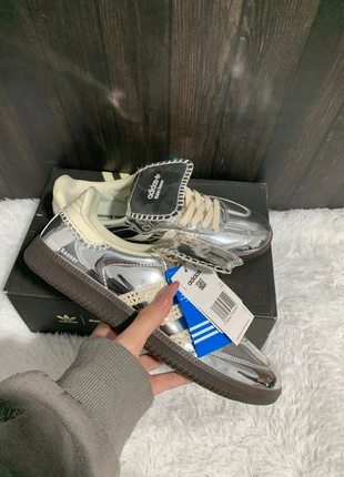 adidas forum 84 low plata 43 nuevos hombre, marque: adidas, état: Neuf avec étiquette, taille: 43, 75,00 €, 79,45 € Protection acheteurs incluse