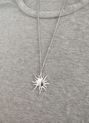 Collier argenté avec pendentif soleil, chaîne et pendentif en acier inoxydable, estado: Muy bueno, 12,00 €, 13,30 € Protección al comprador incluida