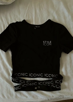 Crop top nero a maniche corte con lacci in vita, brand: Tally Weijl, condizioni: Ottime, taglia: XXS / IT 36 / EU 32, €4.50, €5.43 include la Protezione acquisti