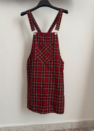 Salopette a quadri rossa, brand: Stradivarius, condizioni: Ottime, taglia: S / IT 40 / EU 36, €9.00, €10.15 include la Protezione acquisti