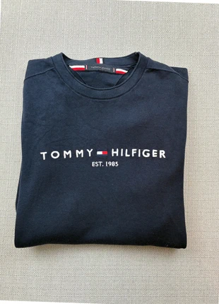 pull léger col rond Tommy Hilfiger Bleus weater casual chic élégant, marque: Tommy Hilfiger, état: Très bon état, taille: M, 28,00 €, 30,10 € Protection acheteurs incluse