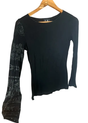 Top manches longues noir avec une manche transparente avec motifs, marque: Vintage, état: Très bon état, taille: XS / 34 / 6, 15,00 €, 16,45 € Protection acheteurs incluse