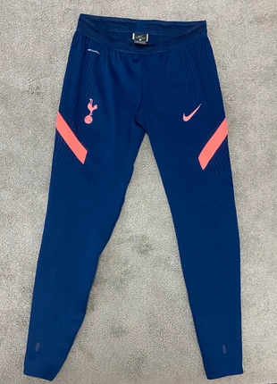 pantalon Tottenham, merk: Nike, staat: Nieuw met prijskaartje, maat: S, € 19,99, € 21,69 inclusief Kopersbescherming