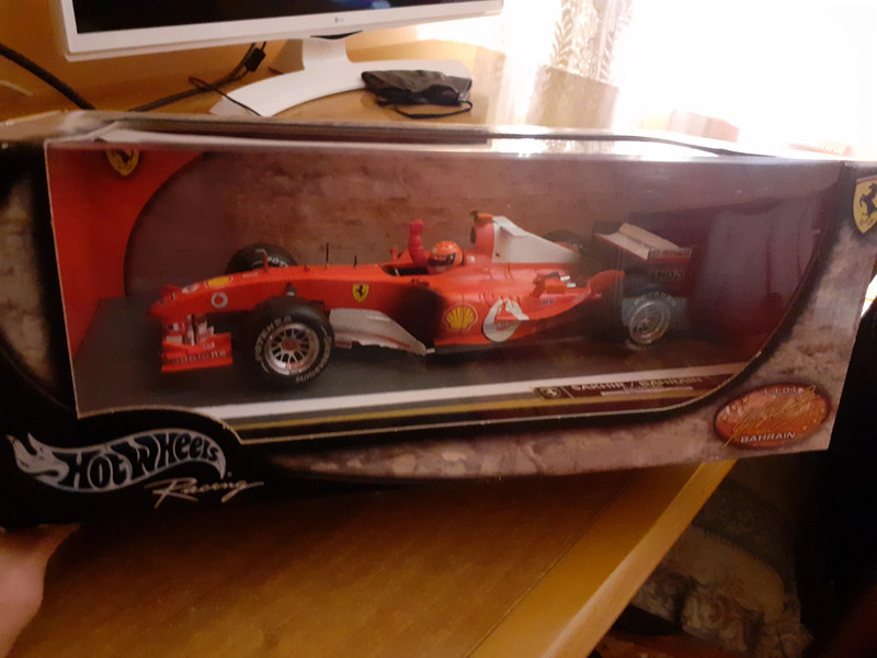 Modellino Hotwheels F1 Ferrari 2004 Edizione limitata GP Bahrein