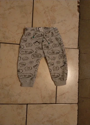 Jogging 9 mois, marke: Baby Club, zustand: Sehr gut, größe: 6-9 Monate / 68, 1,00 €, 1,75 € inklusive Vinted-Käuferschutz