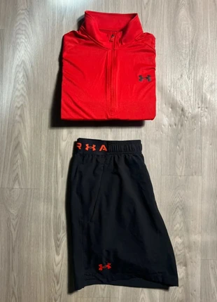 Ensemble running short / sweat zip Under Armour rouge / noir Taille M, brand: Under Armour, condizioni: Ottime, taglia: M, €30.00, €32.20 include la Protezione acquisti Pro