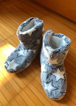 38-39 Pantofole con stelle e pompon, bellissime! #254-19, condizioni: Nuovo senza cartellino, taglia: 38.5, €13.90, €15.30 include la Protezione acquisti