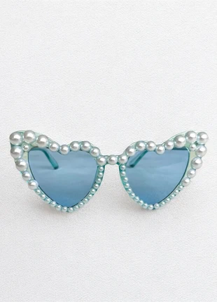 Lunettes de soleil bleues en forme de cœur – Perles blanches, état: Très bon état, 5,00 €, 5,95 € Protection acheteurs incluse