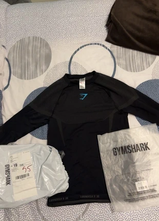 Gymshark onyx v5 noir et bleu, marque: Gymshark, état: Neuf avec étiquette, taille: M, 80,00 €, 84,70 € Protection acheteurs incluse