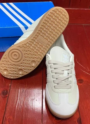 adidas beige doré, merk: adidas Superstar, staat: Heel goed, maat: 40, € 286,00, € 301,00 inclusief Kopersbescherming