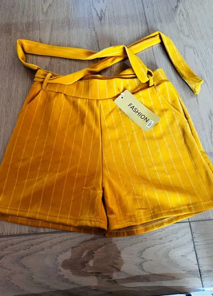 Short taille S-M, marque: Fashion, état: Neuf avec étiquette, taille: S / 36 / 8, 2,50 €, 3,33 € Protection acheteurs incluse