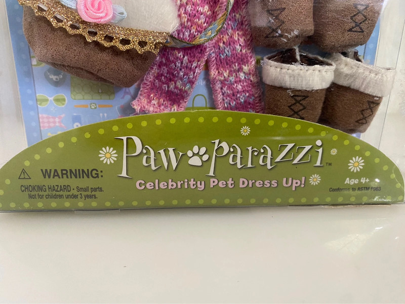 Paw Parazzi Winter Holiday Dress Up Set. Rare New in Box 4