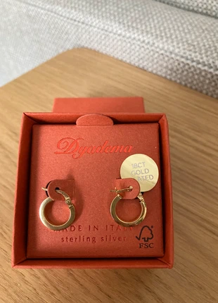 Beautiful pair of Snuggie 18ct gold plated sterling silver earrings, brand: Dyadema, condition: New without tags, £7.00, £8.05 includes Buyer Protection