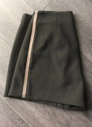 Zara | high-waisted black shorts with beaded side trim and zip size medium, brand: Zara, condition: New with tags, size: M / 38 / 10, €32.00, €34.30 includes Buyer Protection