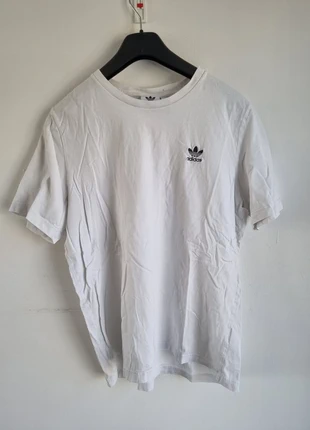 Wit Adidas T-shirt, merk: adidas, staat: Goed, maat: M, € 6,99, € 8,04 inclusief Kopersbescherming