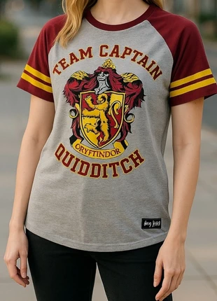 T-shirt Harry Potter Gryffindor Quidditch Team Captain – Comme neuf – Taille M femme, marca: Harry Potter, estado: Muy bueno, tamaño: M / 38 / 10, 10,00 €, 11,20 € Protección al comprador incluida