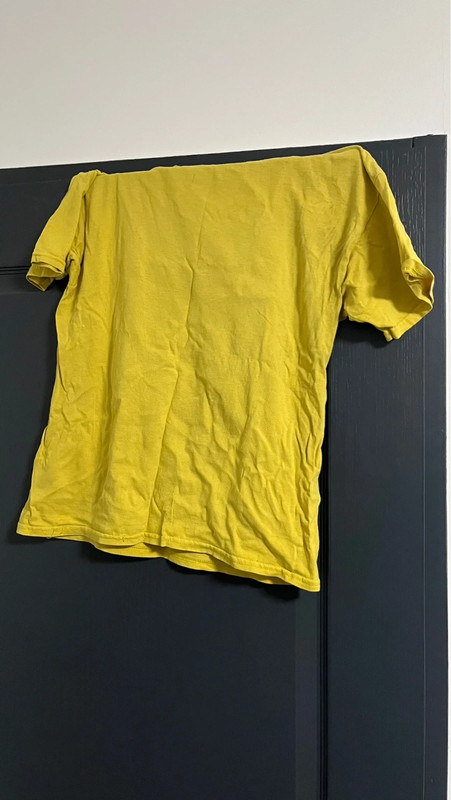 T-shirt Pokemon jaune 2