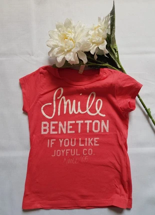 T-Shirt, merk: United Colors of Benetton, staat: Heel goed, maat: 4 jaar / 104 cm, € 2,50, € 3,33 inclusief Kopersbescherming