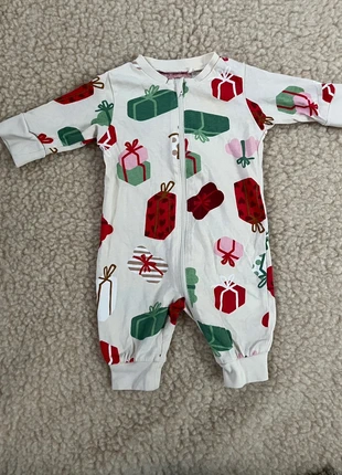 Kerstpakje Lindex cadeautjes maat 56, merk: Lindex, staat: Heel goed, maat: 1-3 maanden / 56 cm, € 3,00, € 3,85 inclusief Kopersbescherming