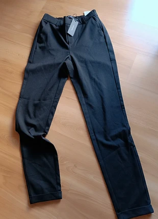 Pantalón jogger de vestir elástico Vero Moda talla M, marca: Vero Moda, estado: Novo com etiquetas, tamanho: M / 38 / 10, €22.00, €23.80 inclui Proteção do Comprador