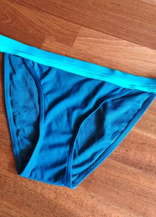 👙 Parte de abajo de bikini, en colores azules. Talla S/M en buen estado., marca: Local, estado: Muy bueno, tamaño: Otros, 3,75 €, 4,64 € Protección al comprador incluida
