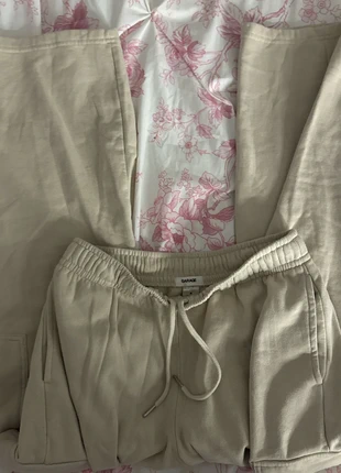 Garage cargo sweats, brand: Garage, condition: Very good, size: 8 / M, $10.00, $11.20 includes Buyer Protection