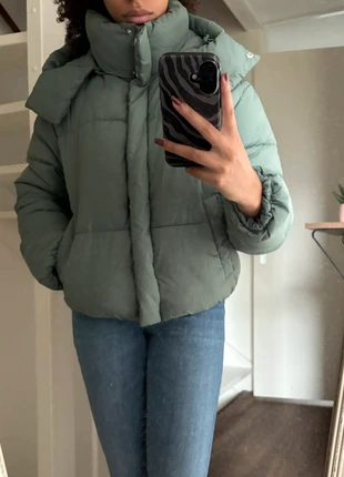 Groene puffer jacket, merk: Clockhouse, staat: Heel goed, maat: S / 36 / 8, € 13,00, € 14,35 inclusief Kopersbescherming