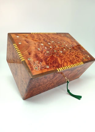 Grande boite à bijoux en bois de Thuya avec clé nacré nickel et perles, marque: Fabrication Artisanale, état: Très bon état, 195,00 €, 205,45 € Protection acheteurs (Pro) incluse