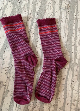 chaussettes rouges brillantes, marca: Inconnu, estado: Muito bom, tamanho: 37-39, €1.00, €1.75 inclui Proteção do Comprador