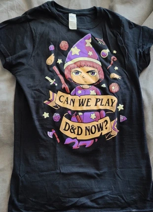 D&D funshirt dungeons and dragons, merk: Qwertee, staat: Heel goed, maat: S / 36 / 8, € 5,00, € 5,95 inclusief Kopersbescherming